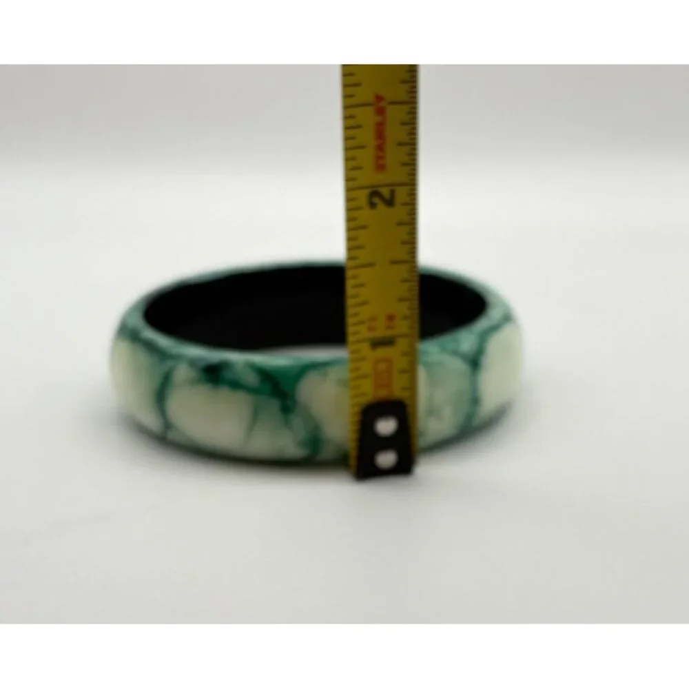 Vintage Marbled Green & White Bangle Bracelet Faux Jade Look Costume Jewelry - Picture 6 of 7